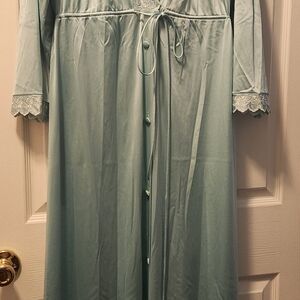Elegant Women's Lace Trim Vintage Nightgown - Light Blue